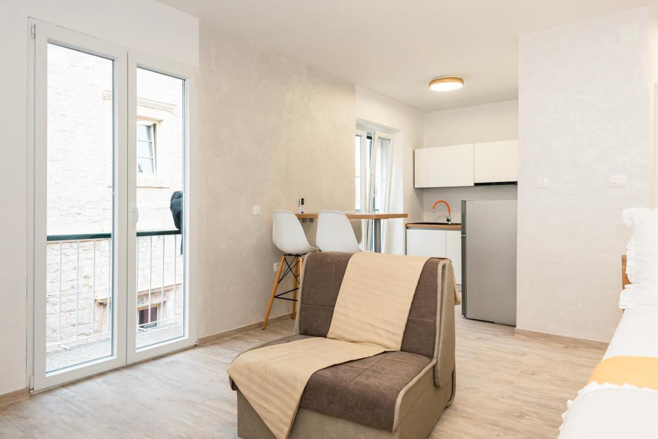 Studio Apartman Max Center Of The Old Town Free Parking Beautiful View シベニク エクステリア 写真