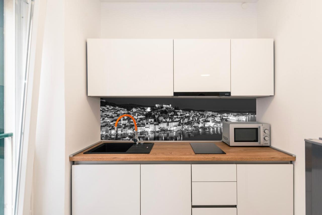 Studio Apartman Max Center Of The Old Town Free Parking Beautiful View シベニク エクステリア 写真